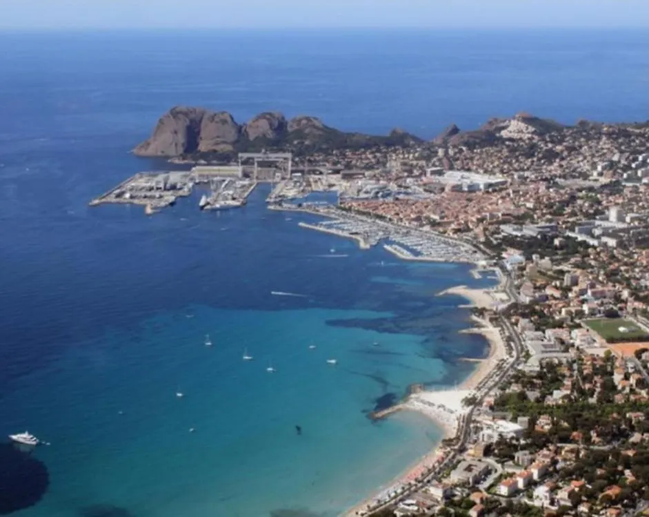 Appartement Haut De Villa Avec Vue Mer Et Terrasse La Ciotat France
